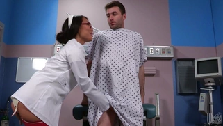 Smoking hot nurse Asa Akira checks up on her patient
