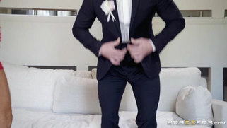 Sarah Jessie teaches Kyle how to find and pleasure the clit